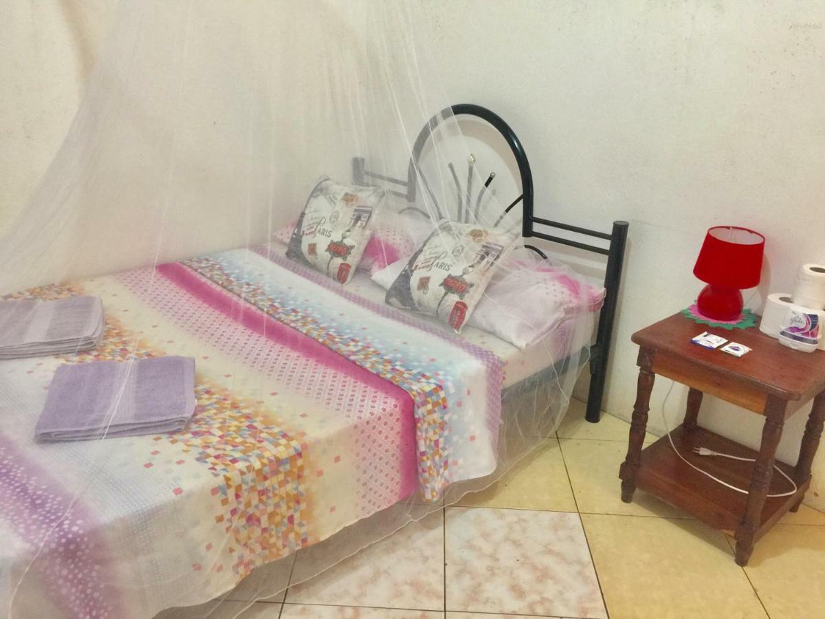 J & C Guesthouse Moalboal Εξωτερικό φωτογραφία